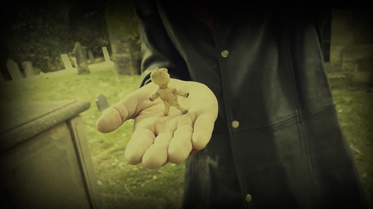 HOODOO - Haunted Voodoo Doll by iNFiNiTi and Mark Traversoni (Gimmicks and Online Instructions)