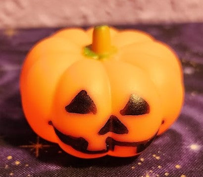 Silk to Pumpkin by Alan Wong