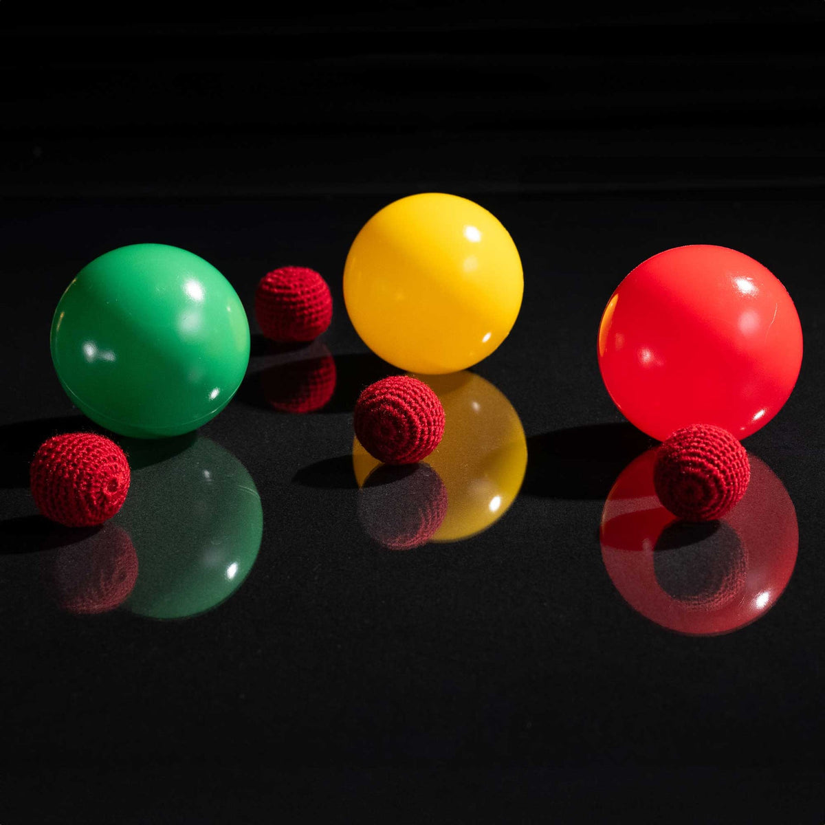Giant Cups & Balls Collector's Edition