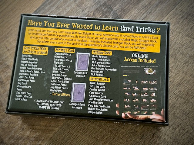 Magic Makers 50 Amazing Card Tricks Kit Deluxe Edition