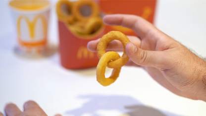 Linking Onion Rings  by Julio Montoro Productions (Gimmicks and Online Instructions)