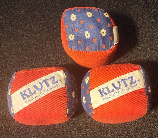 Juggling Balls Bean Bags by Klutz - Set of 3